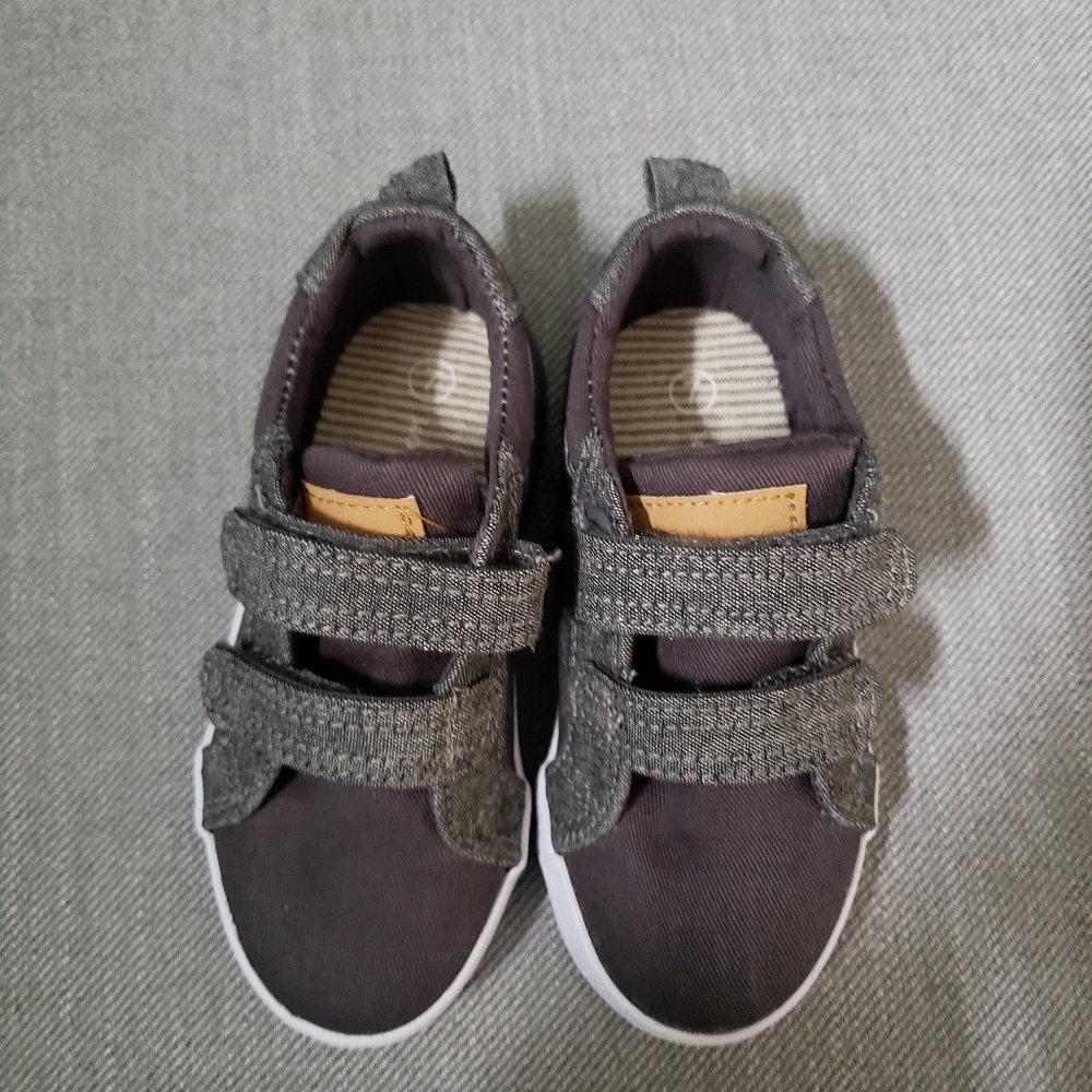 Koala Kids size 7 sneakers